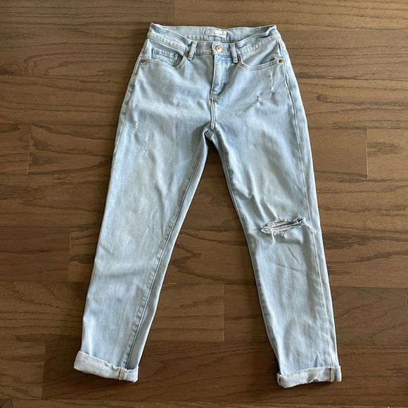 LOFT Petite Light Wash Girlfriend Distressed Denim - Size 0P - Picture 3 of 9